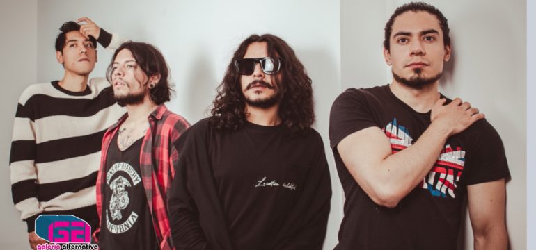 DUST & VIOLETS LANZA NUEVO SENCILLO “ UN DÍA MÁS” Tras su último lanzamiento, la banda mexicana vuelven más