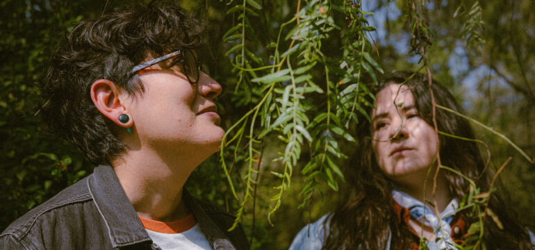 Andrea Lp MX nos canta como es vivir con TDAH en “Cansada De Vivir En Mi Cabeza”